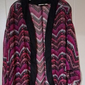 Cato Women's Chevron Shrug - Black and Pink